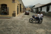 Забраниха на мотоциклетистите в Гватемала да превозват пътници
