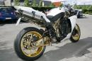 Златна Yamaha R1