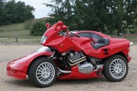 Snaefell – триколка с вид на Ferrari