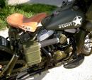 Harley-Davidson Sportster 883 превърнат във военна машина