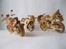 Дървени скулптури на мотоциклети