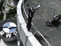 Крис Пфайфър превзе BMW Tower